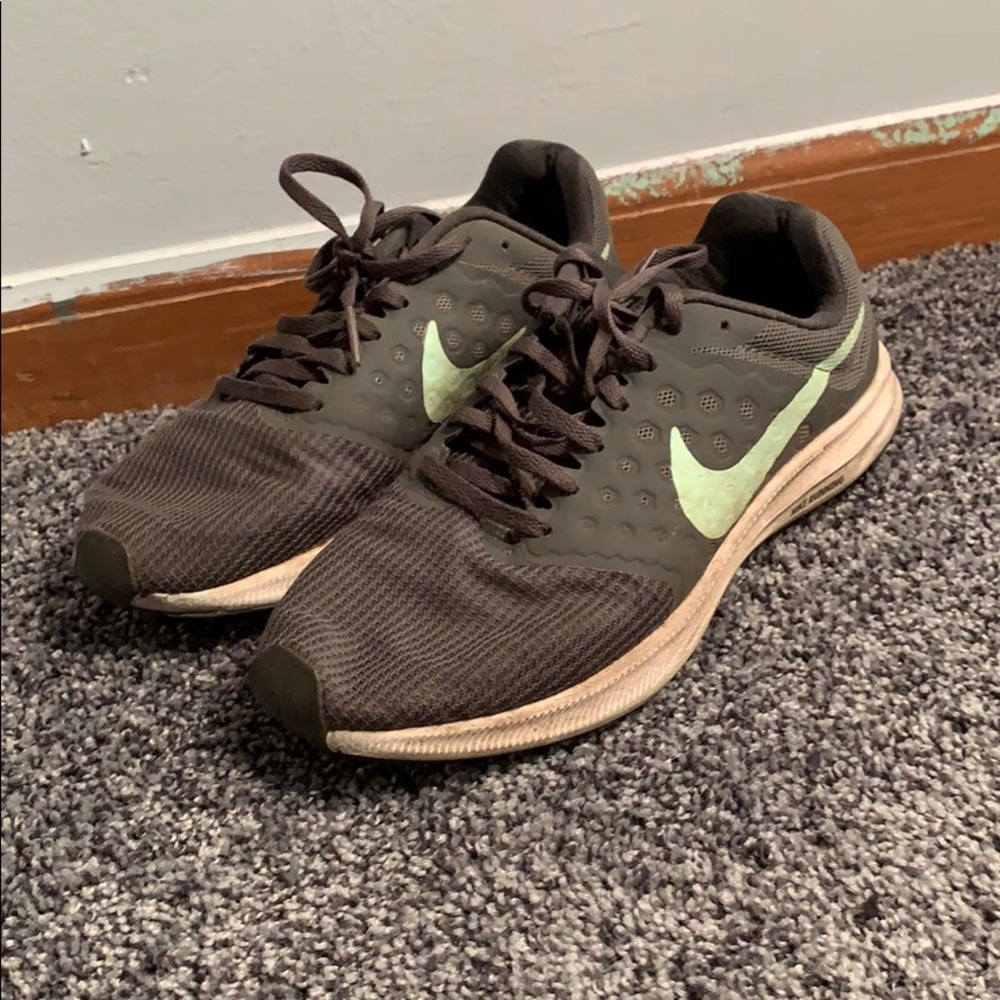 Nike tennis shoes